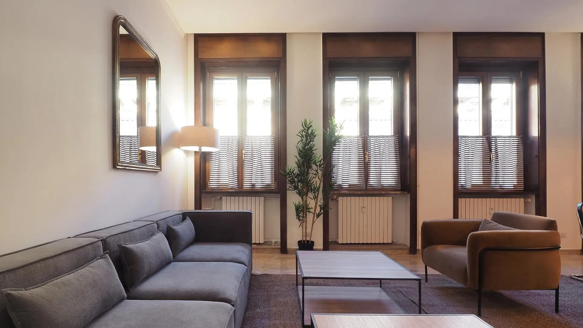 Homnest I Milano Duomo Penthouseアパートメント 0*, ミラノ イタリア