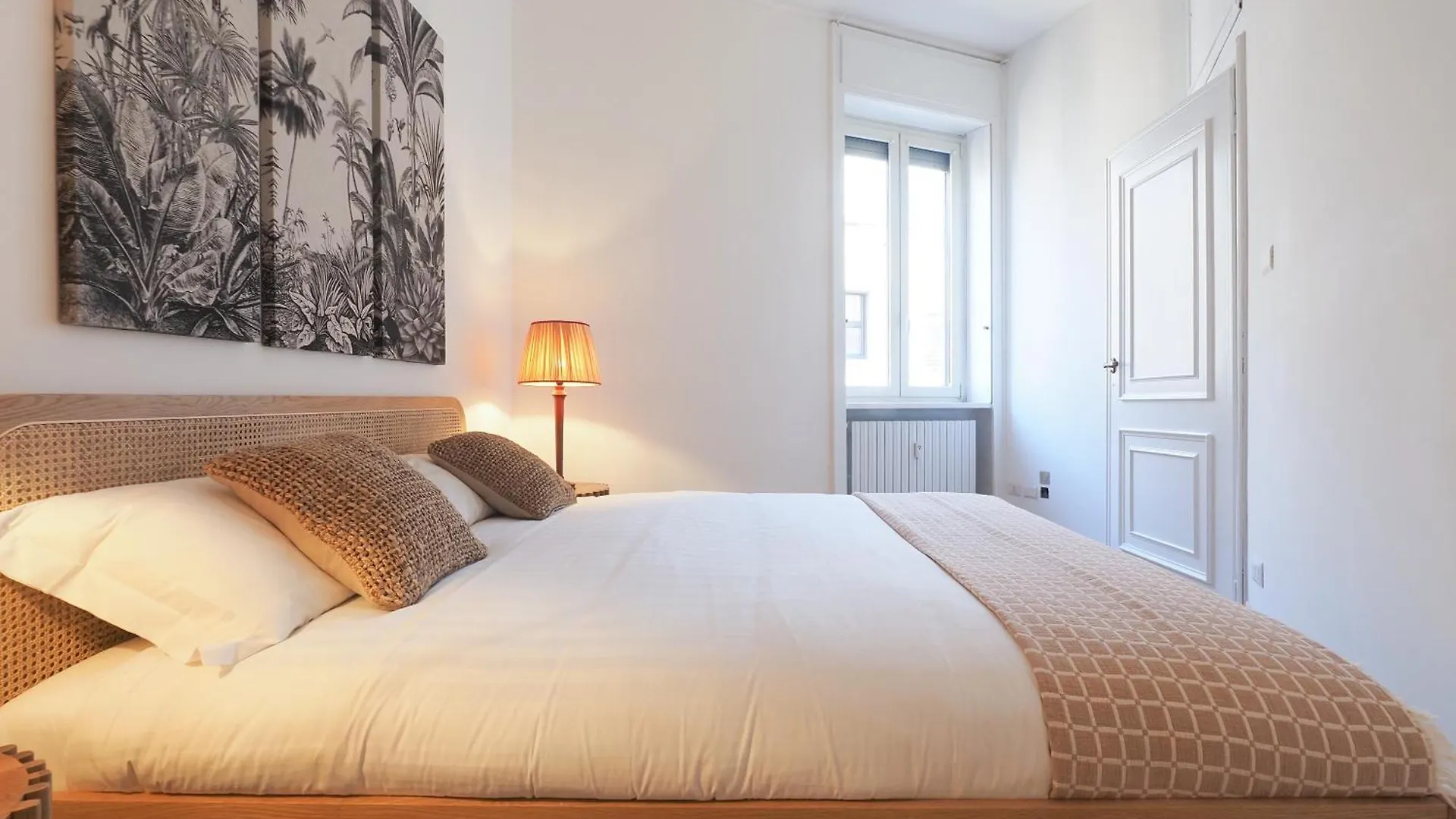 アパート Homnest I Milano Duomo Penthouseアパートメント