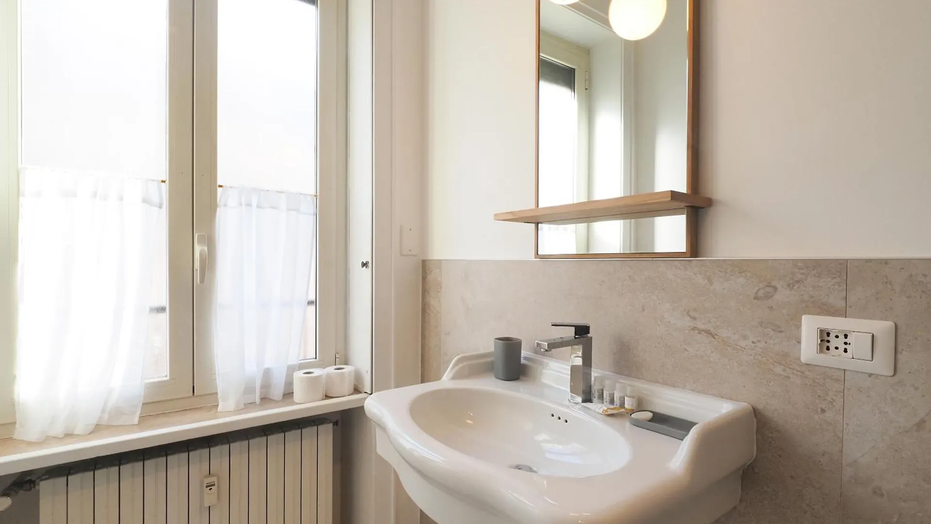 Homnest I Milano Duomo Penthouseアパートメント 0*, ミラノ イタリア