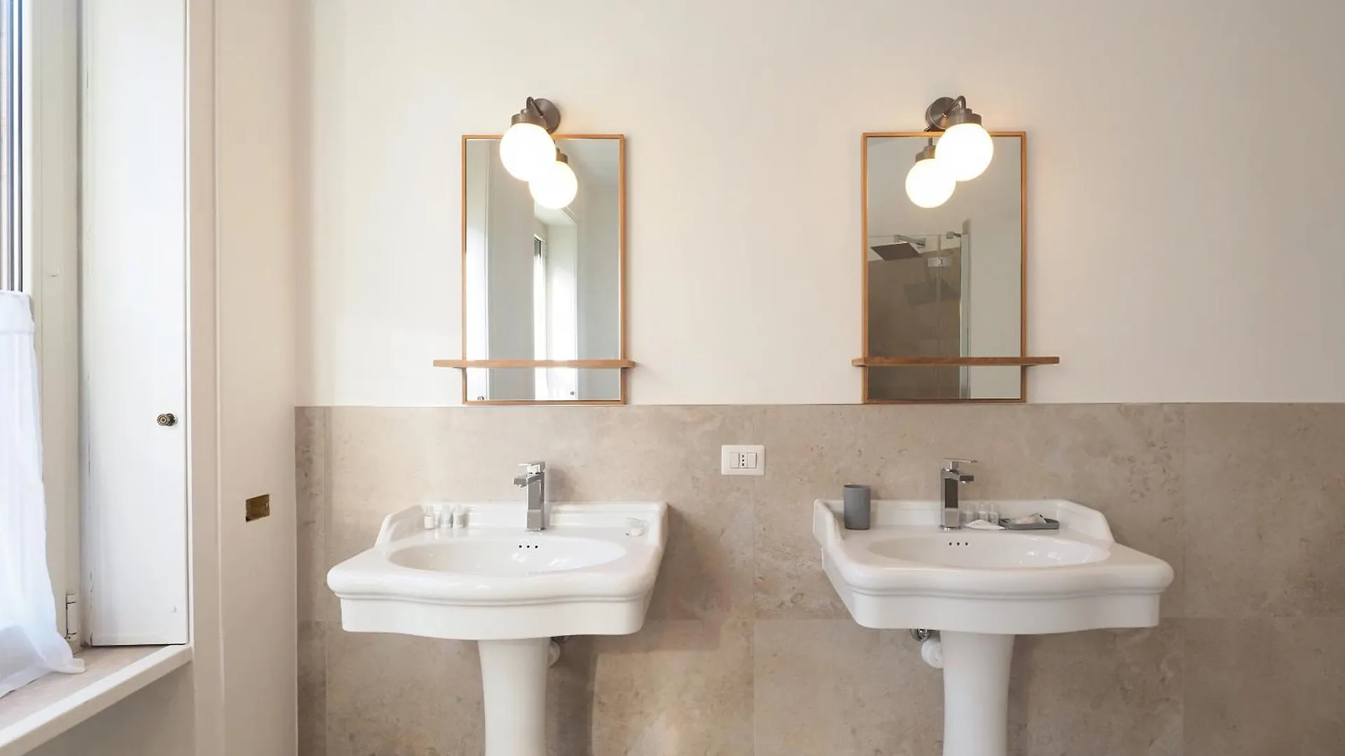Homnest I Milano Duomo Penthouseアパートメント イタリア